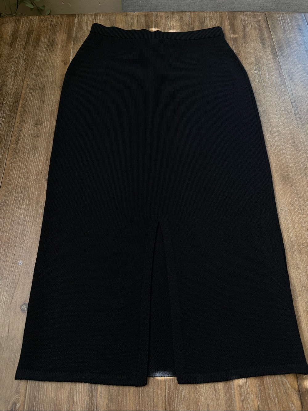 St. John Santana Knit Midi Pencil Skirt, Sz 2 - Picture 7 of 9